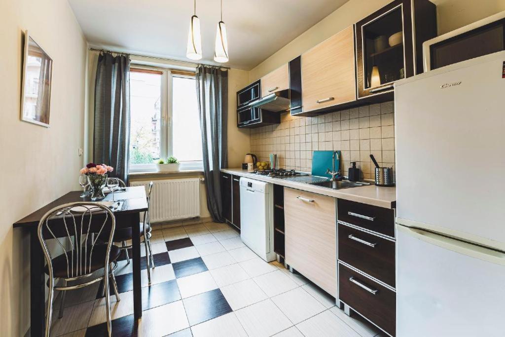 Apartament Niecala Queens Superior Люблин Екстериор снимка