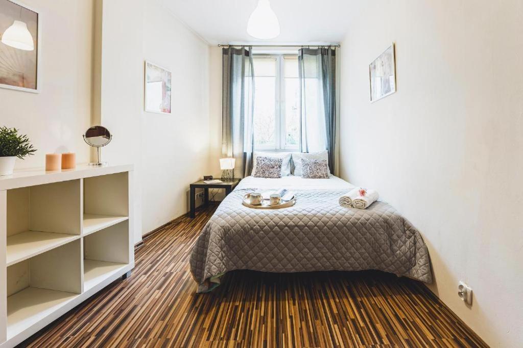 Apartament Niecala Queens Superior Люблин Екстериор снимка