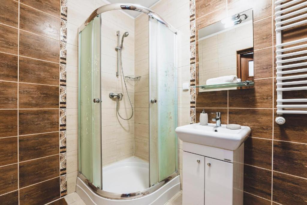 Apartament Niecala Queens Superior Люблин Екстериор снимка